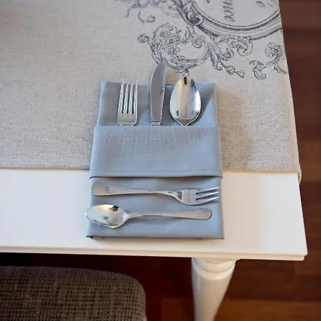 Bed & Breakfast Bagatelka Miloslaw